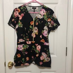 Jaanuu Scrub Top - Black/Floral